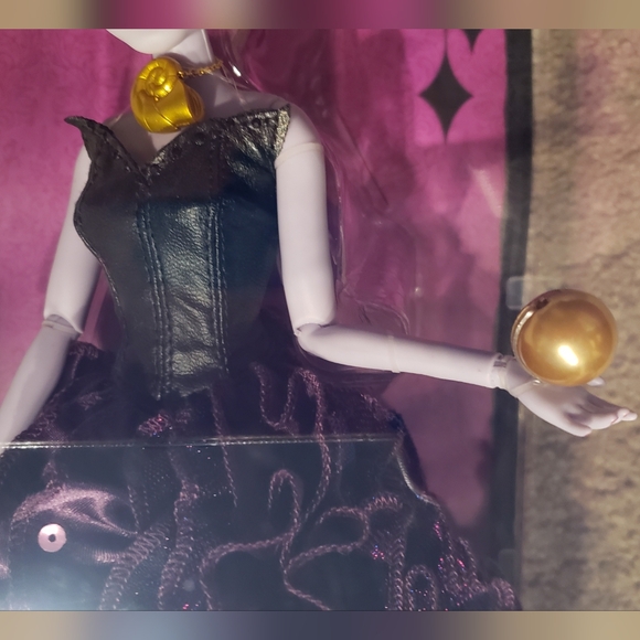 Disney Store Villains Designer Collection URSULA Doll - Picture 7 of 11
